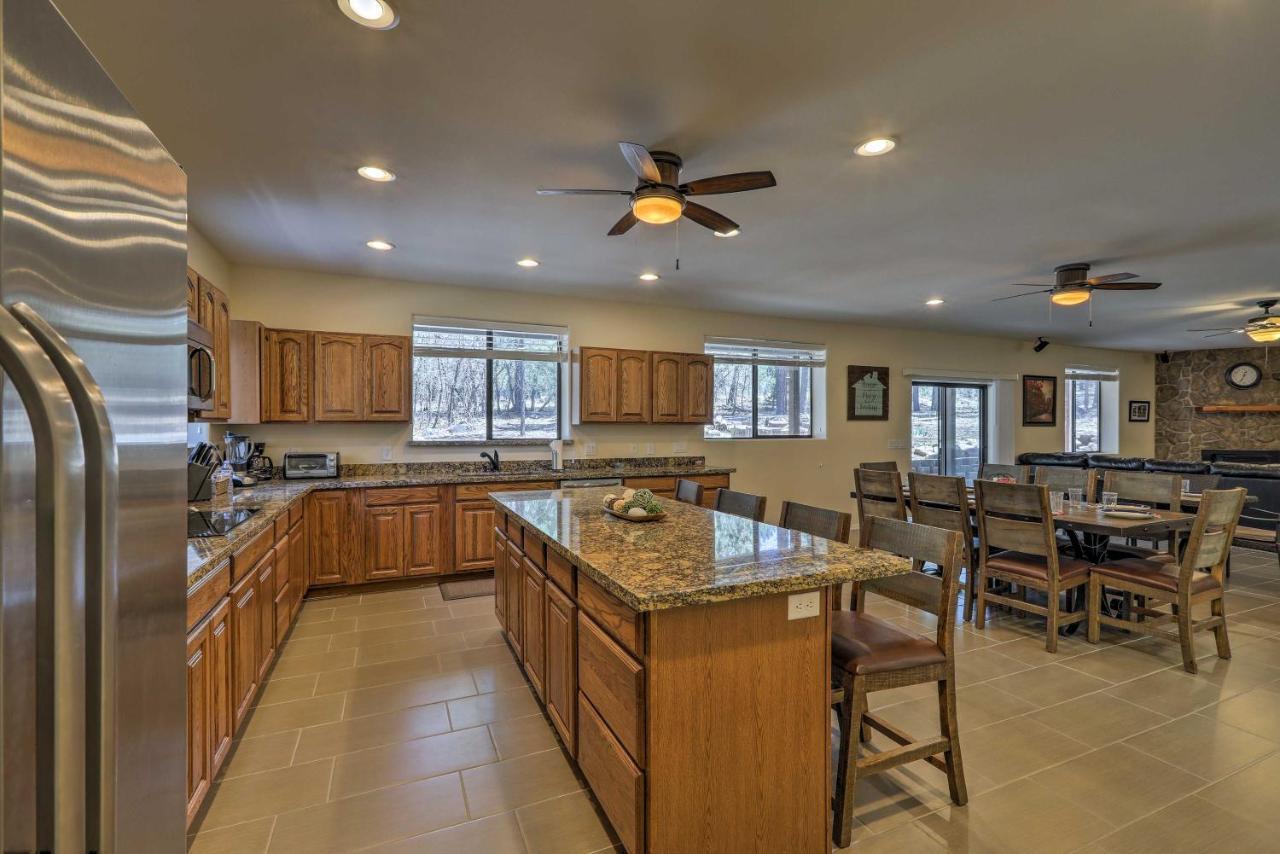 Spacious Pinetop-Lakeside Home With Hot Tub And Grill! Eksteriør bilde
