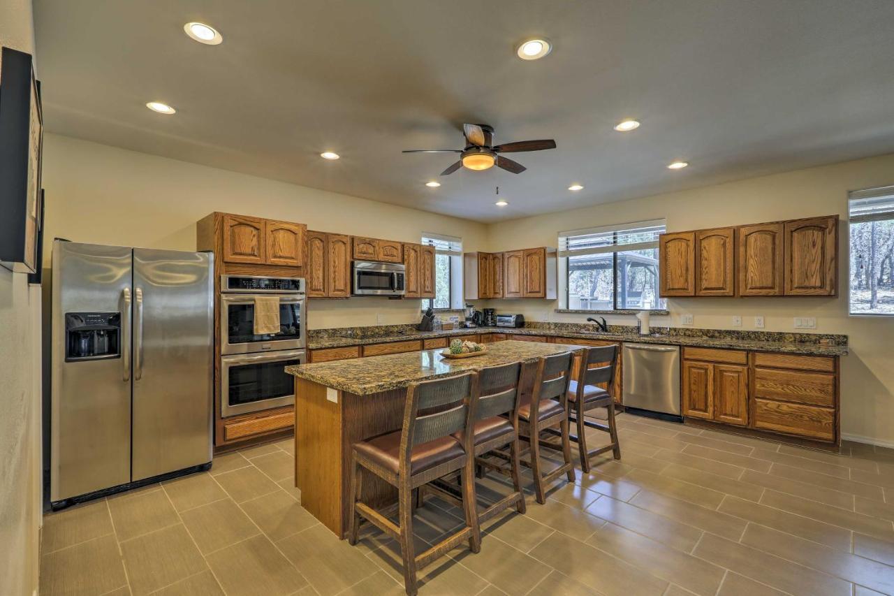 Spacious Pinetop-Lakeside Home With Hot Tub And Grill! Eksteriør bilde