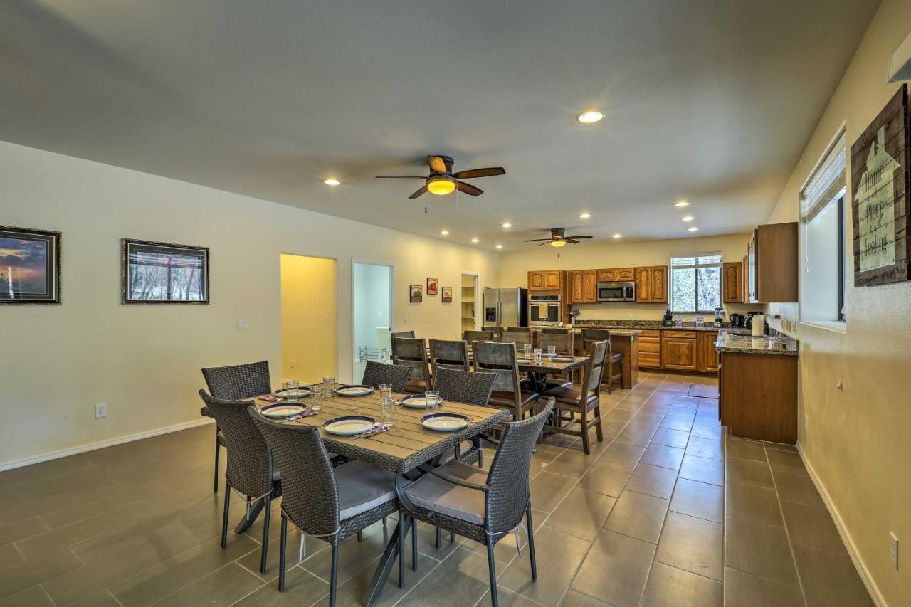 Spacious Pinetop-Lakeside Home With Hot Tub And Grill! Eksteriør bilde