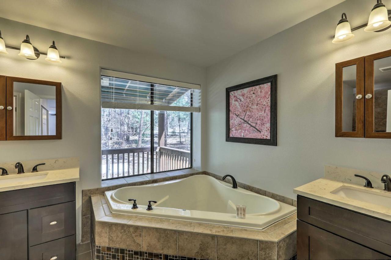 Spacious Pinetop-Lakeside Home With Hot Tub And Grill! Eksteriør bilde