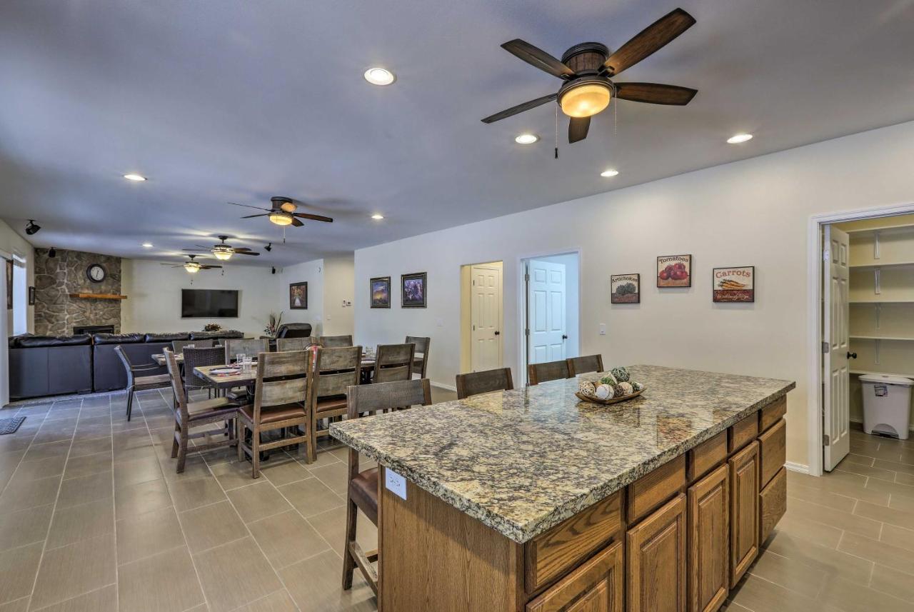 Spacious Pinetop-Lakeside Home With Hot Tub And Grill! Eksteriør bilde